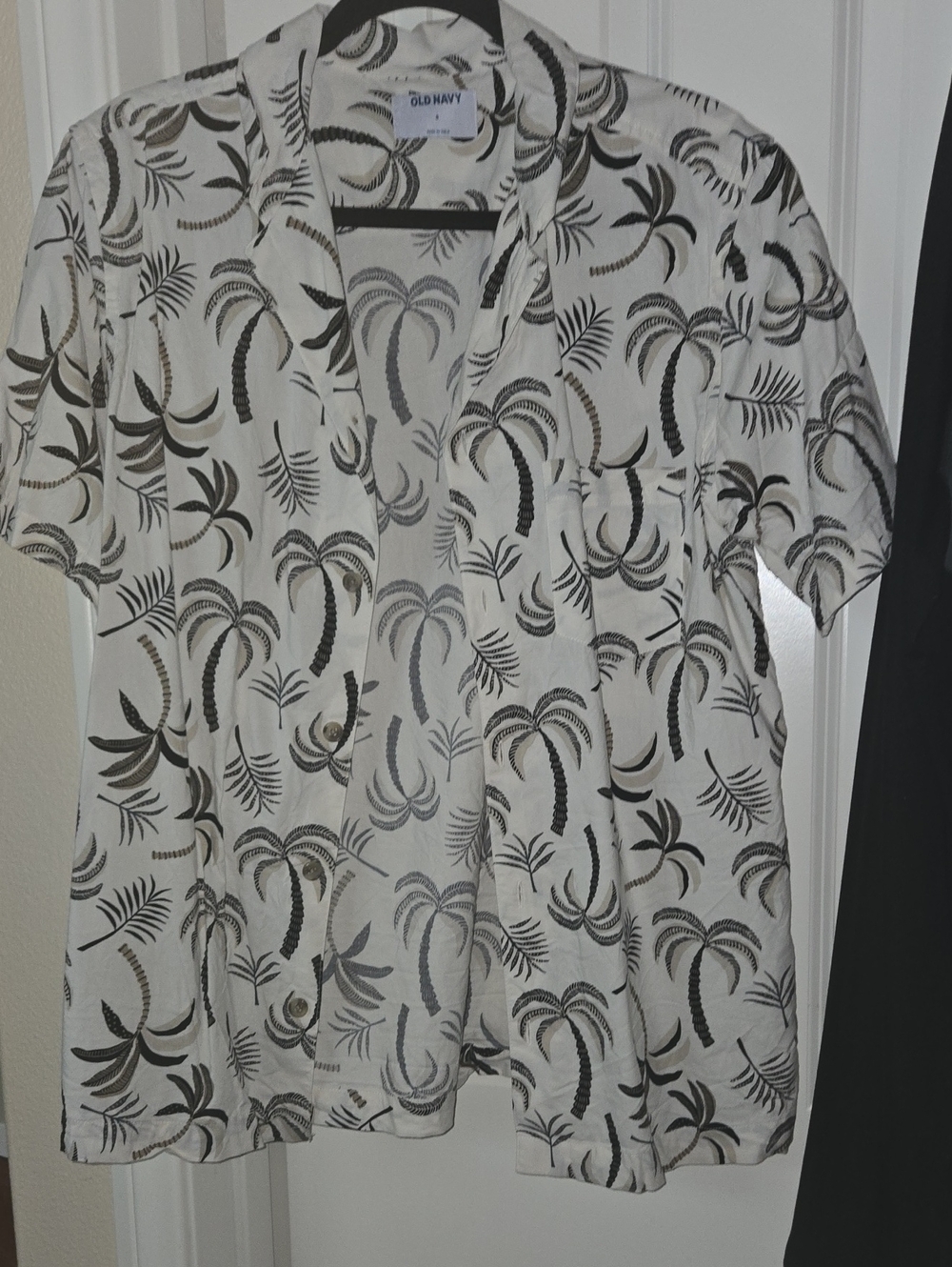 Old Navy Cream Short-Sleeve Palm-Print Button-Up Shirt